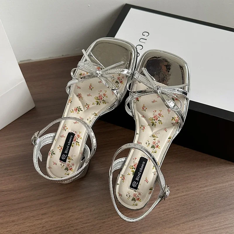 2026 Yaz Kelebek Düğümlü Kalın - Gladiator Sandal Women incelemesi ve fiyatı