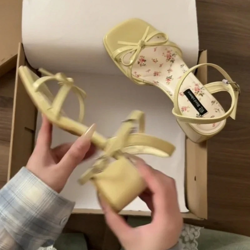 2026 Yaz Kelebek Düğümlü Kalın - Gladiator Sandal Women incelemesi ve fiyatı