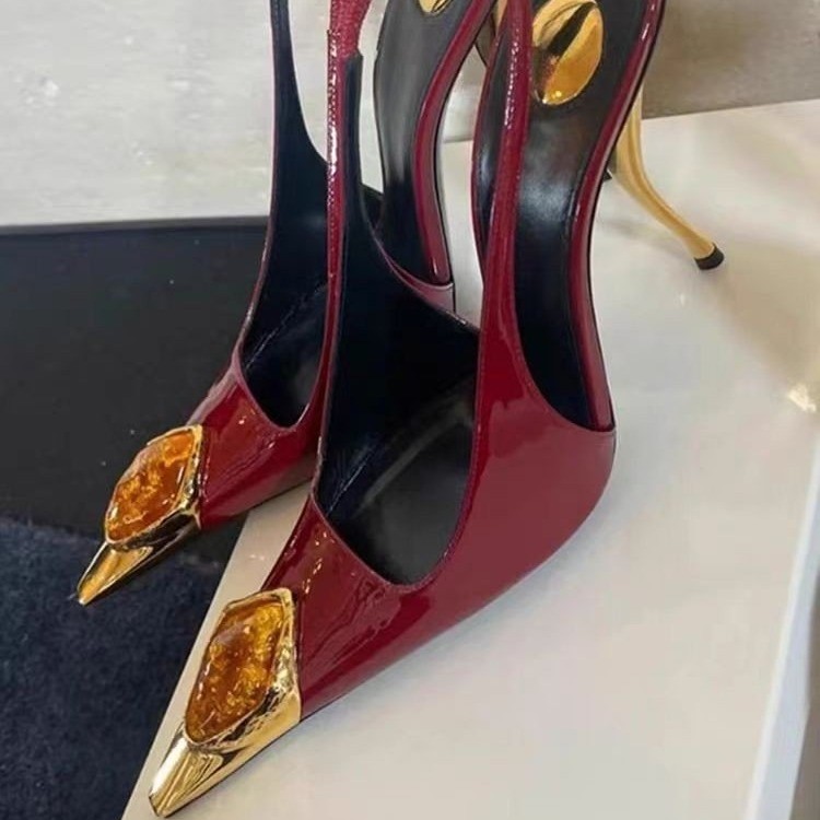 Yıldız tarzı değerli taş detay - Platform Mule Heel incelemesi ve fiyatı